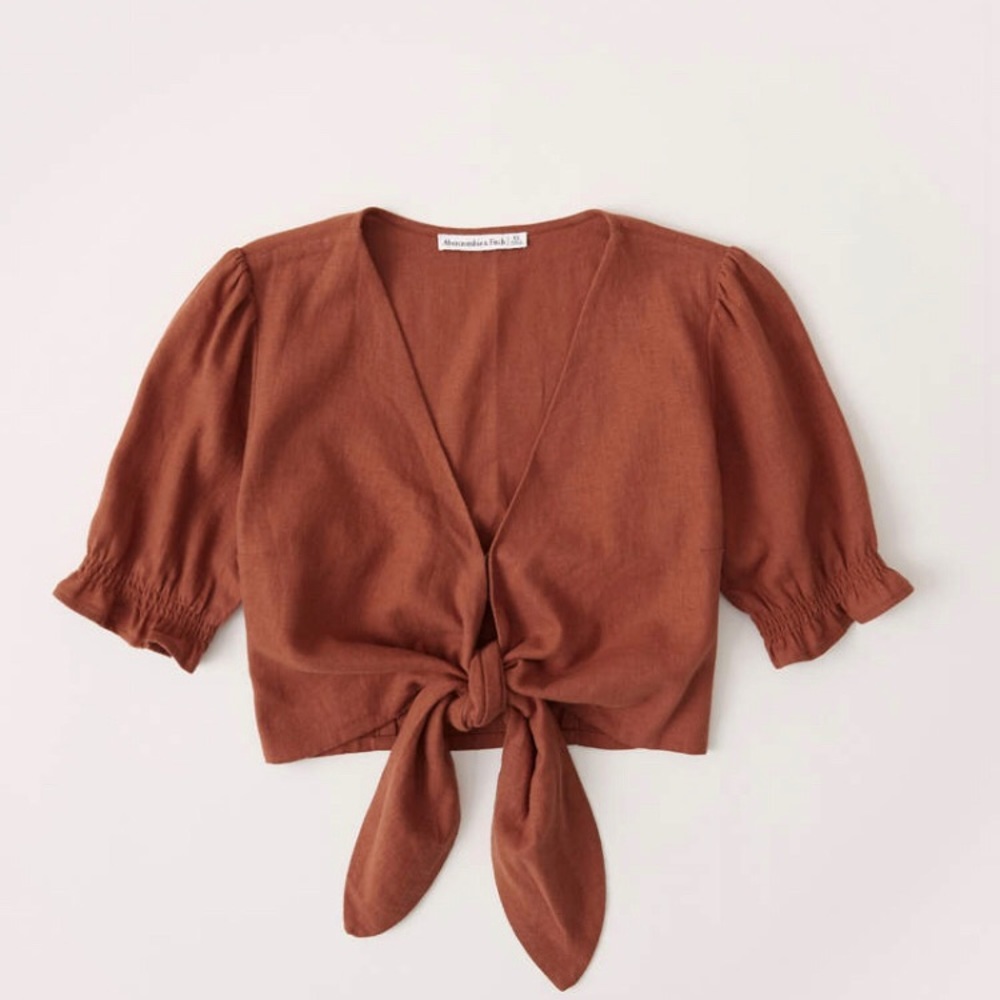 NWT Tie front crop Abercrombie